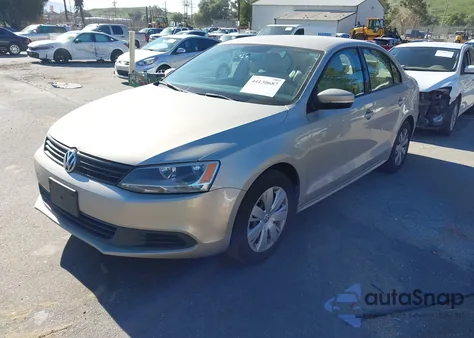2014 Volkswagen Jetta 1.8T Se z USA, uszkodzony, nr VIN 3VWD17AJXEM249941